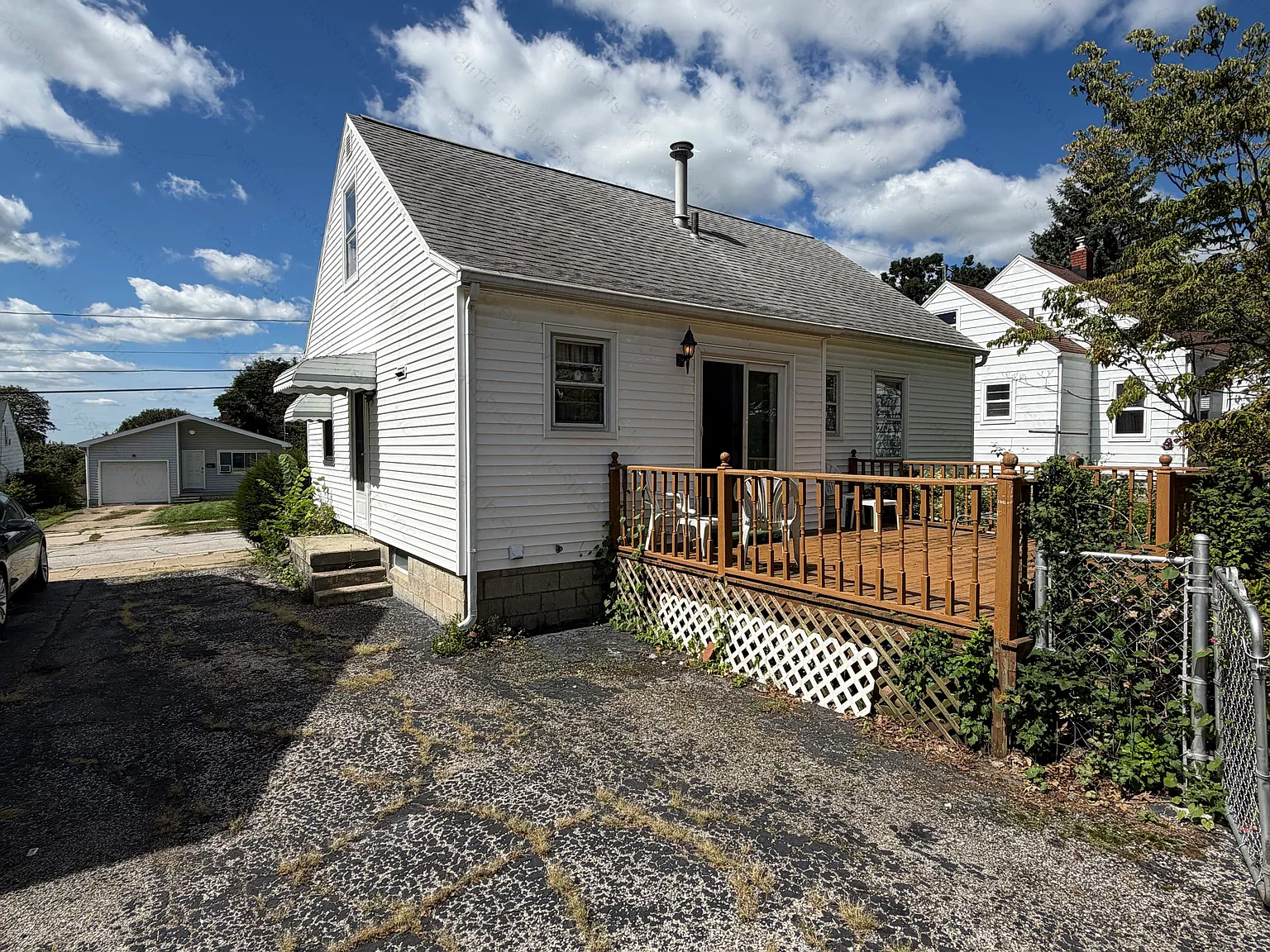 3 bed, 1120 sqft, $1,700 — Photo 3
