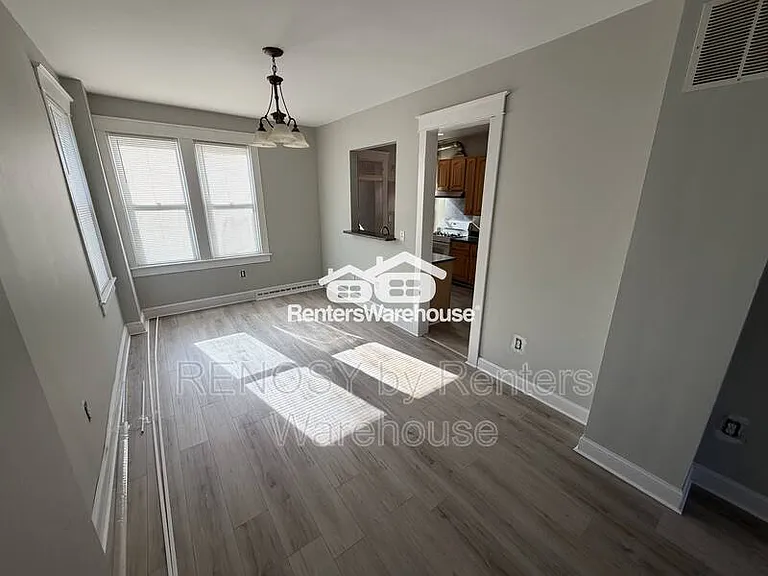400 Lyndhurst St — Photo 4
