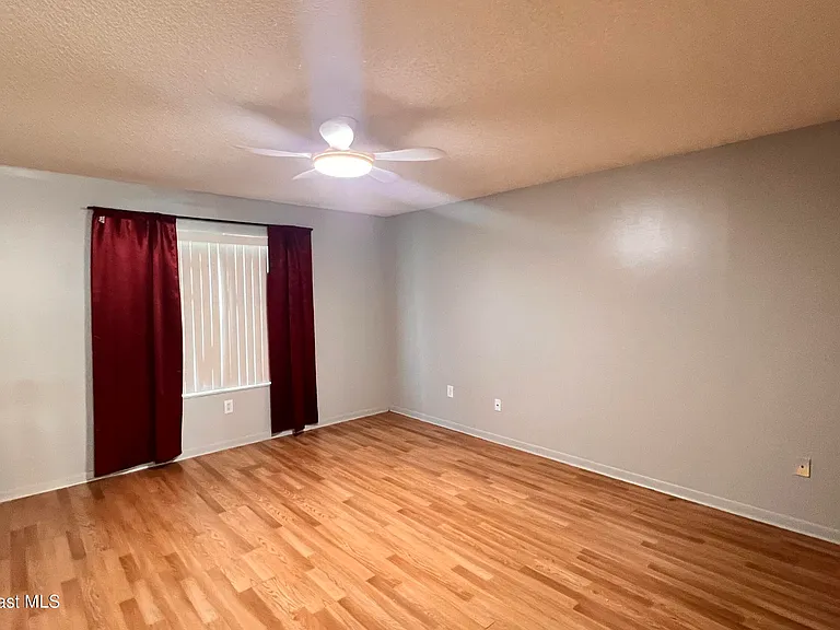 934 Colonial Ave SE — Photo 10