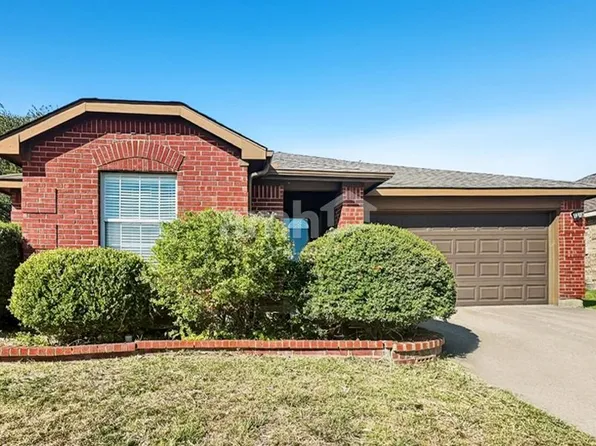 1009 Rock Springs Dr, Burleson, TX 76028