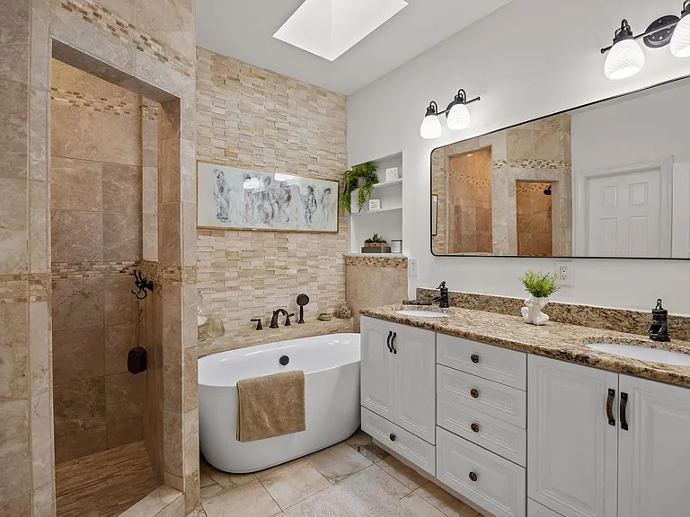 7322 Swansea Ln — Photo 41
