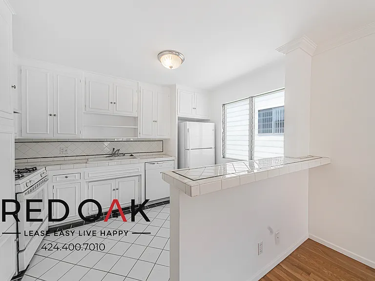 1247 Berkeley St #6 — Photo 2