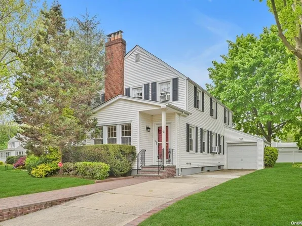 75 Cambridge Avenue, Stewart Manor, NY 11530