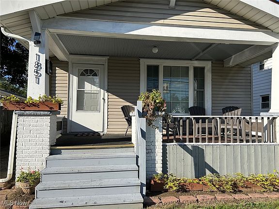 3rd image of 1851 Newton St
