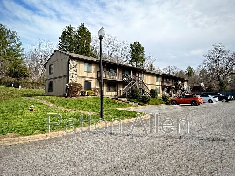 31 Dawnwood Cir — Photo 1