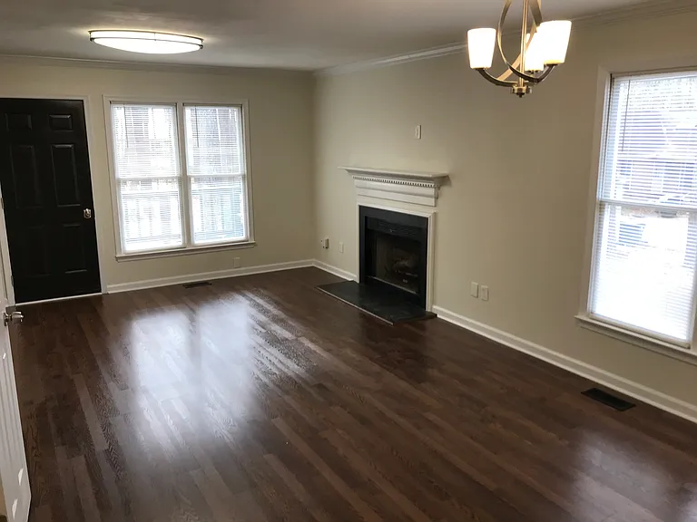 Hardwood floors & gas logs
