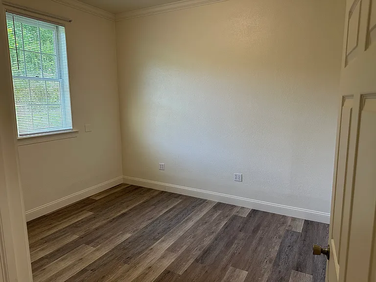4006 Freedom Hwy #2 — Photo 6