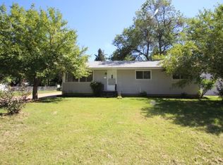 2318 Knoll Dr, Mounds View, MN 55112