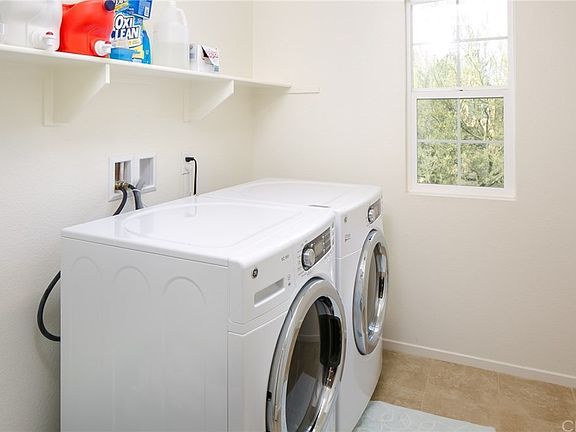 3rd image of 40500 Amesbury Ln