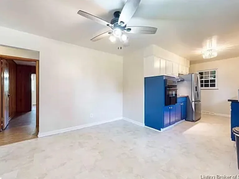 9200 Walnut St — Photo 5