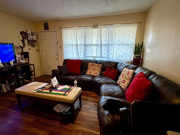 2nd image of 2329 Clover Ridge Dr