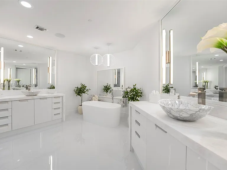 5959 Collins Ave #807 — Photo 39