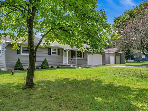 3rd image of 2233 Ives Rd