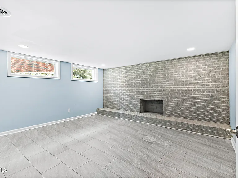 630 Broad St #2 — Photo 8