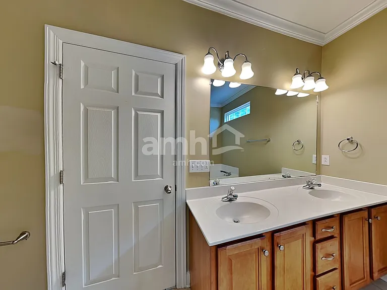 5072 Republic Ave — Photo 11