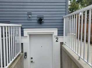 2746 Prince Albert St #2, Vancouver, BC V5T3X4