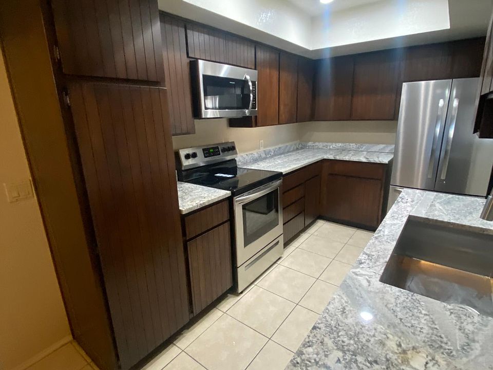 New kitchen, granite appliances, Undermount sink refinishing cabinets
