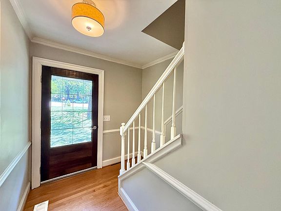 3rd image of 808 Buckle Ct