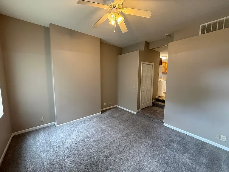 Columbia Square Apartments — Photo 2