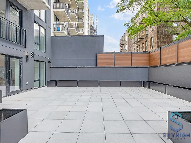 948 Bergen St #5D — Photo 4