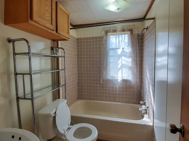310 E Washington St — Photo 2