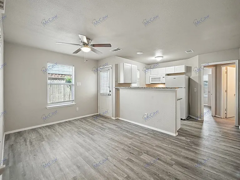 1317 Village Garden Dr — Photo 5