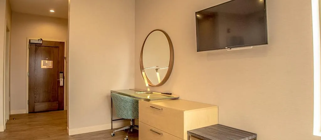 Studio, 400 sqft, $4,000 — Photo 2