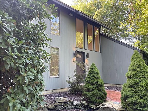 3rd image of 104 Alpine Estates Dr