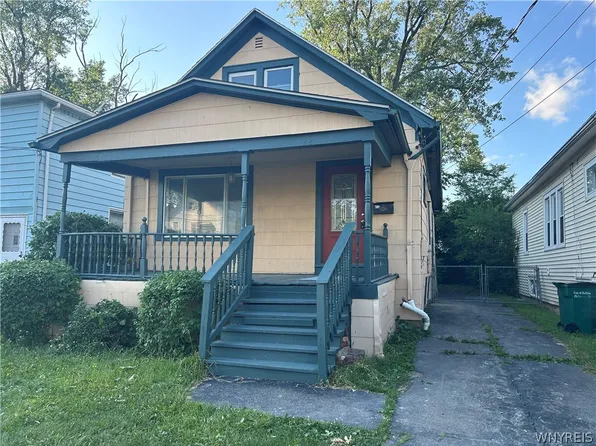 22 Hartwell Rd, Buffalo, NY 14216
