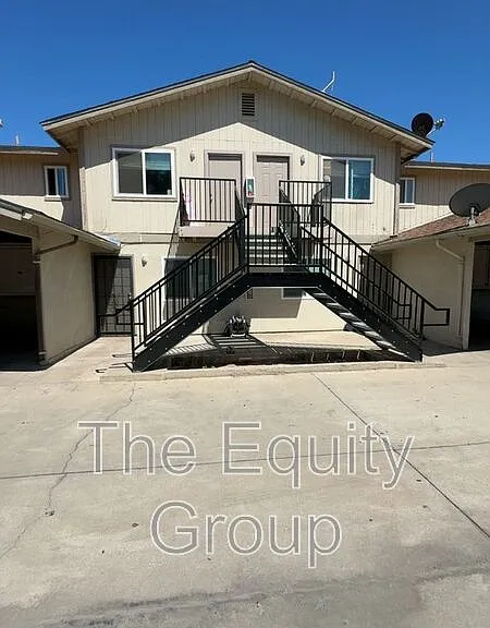 809 Monarch Cir #2 — Photo 2