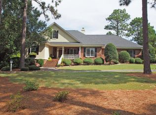 90 McMichael Dr, Pinehurst, NC 28374