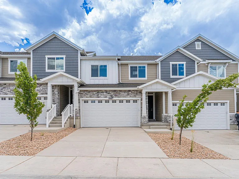 2867 N Blue Dawn Ln — Photo 1