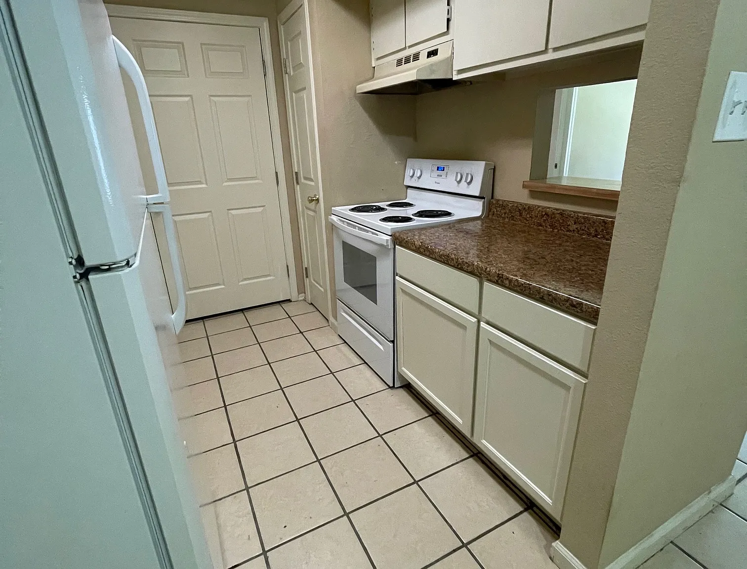 2 bed, 900 sqft, $925 — Photo 2