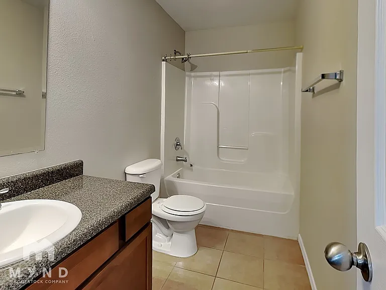 3401 E Gillette St #3401 — Photo 11