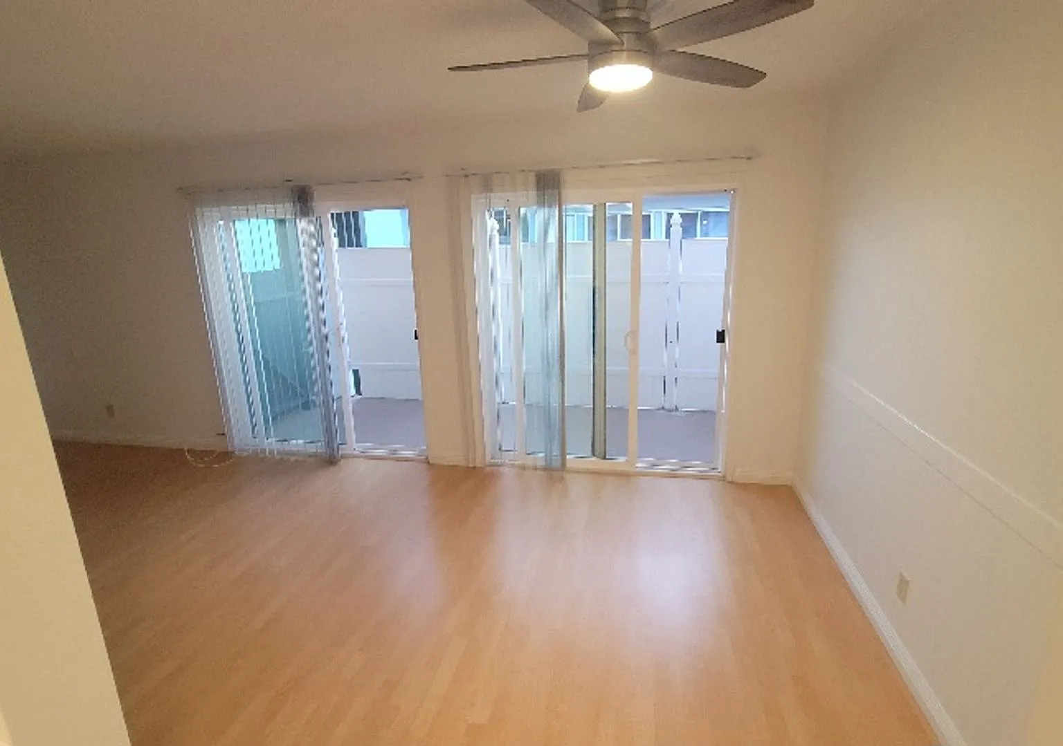 Redondo Beach Apts — Photo 1