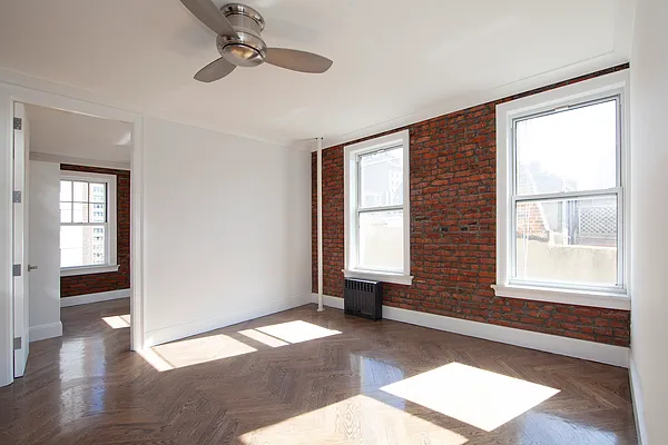 Rented by R New York | media 9