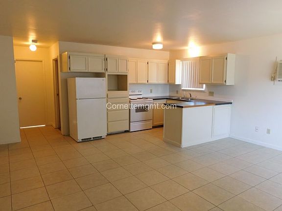 3rd image of 3250 32nd Ave