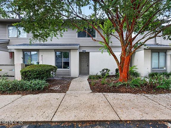 2nd image of 7623 BAYMEADOWS Circle W #2042