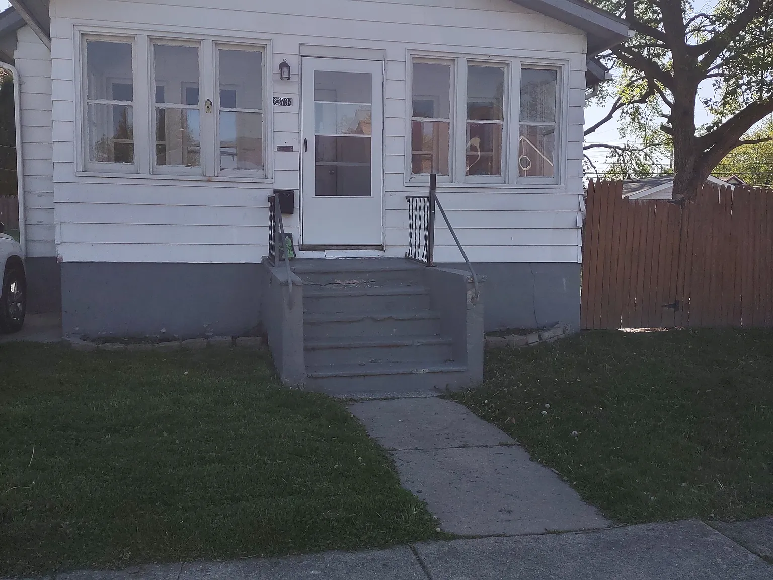 3 bed, 840 sqft, $1,450 — Photo 1