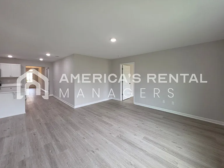 10312 Squires Way — Photo 31
