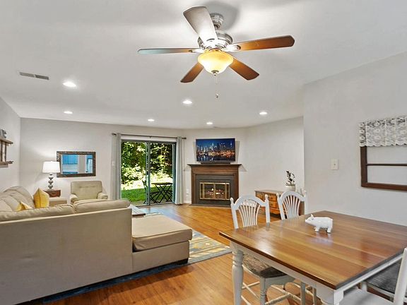 3rd image of 3830 Steppes Ct #B