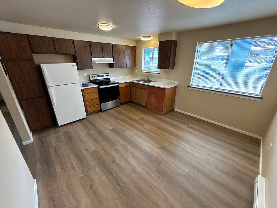 1st image of 12015 1st Ave S #3