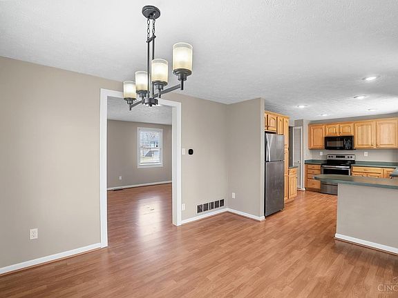 4th image of 6023 Squirehill Ct