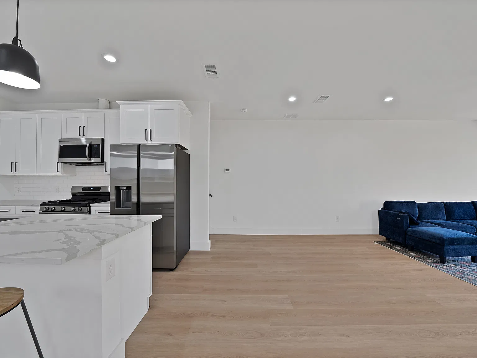 3 bed, 1700 sqft, $2,500 — Photo 1