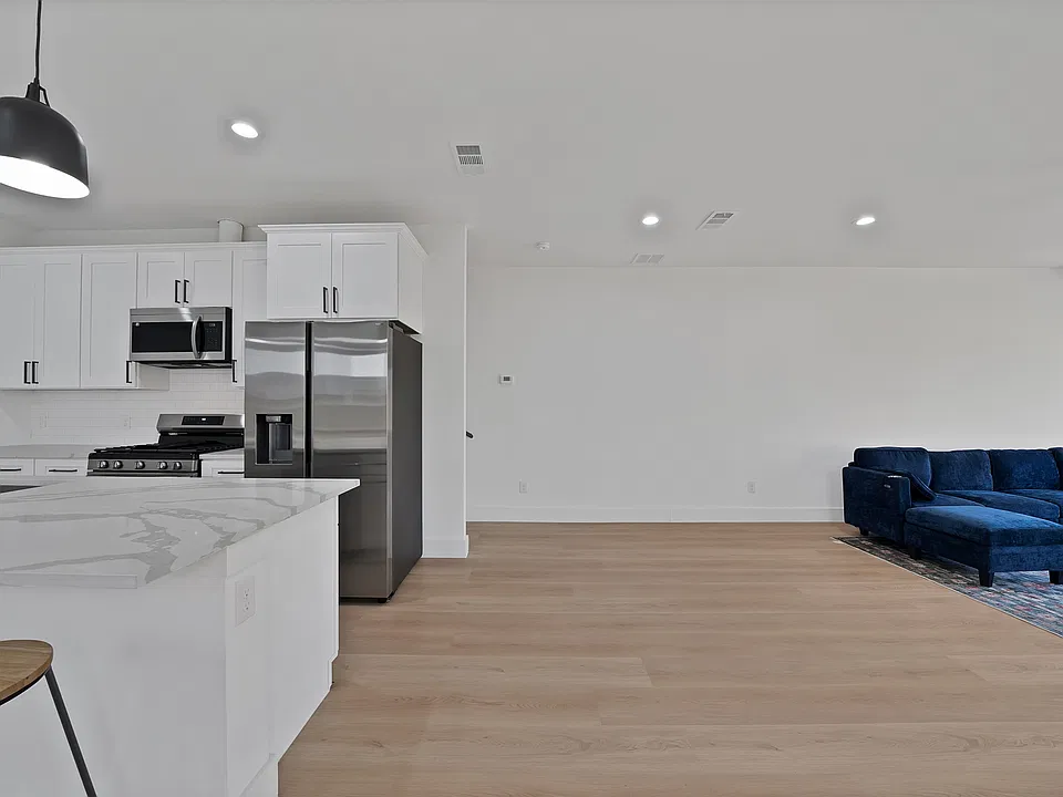 1407 Barry Ave