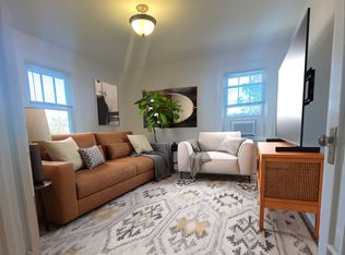 2640 Green Bay Rd APT 2, Evanston, IL 60201