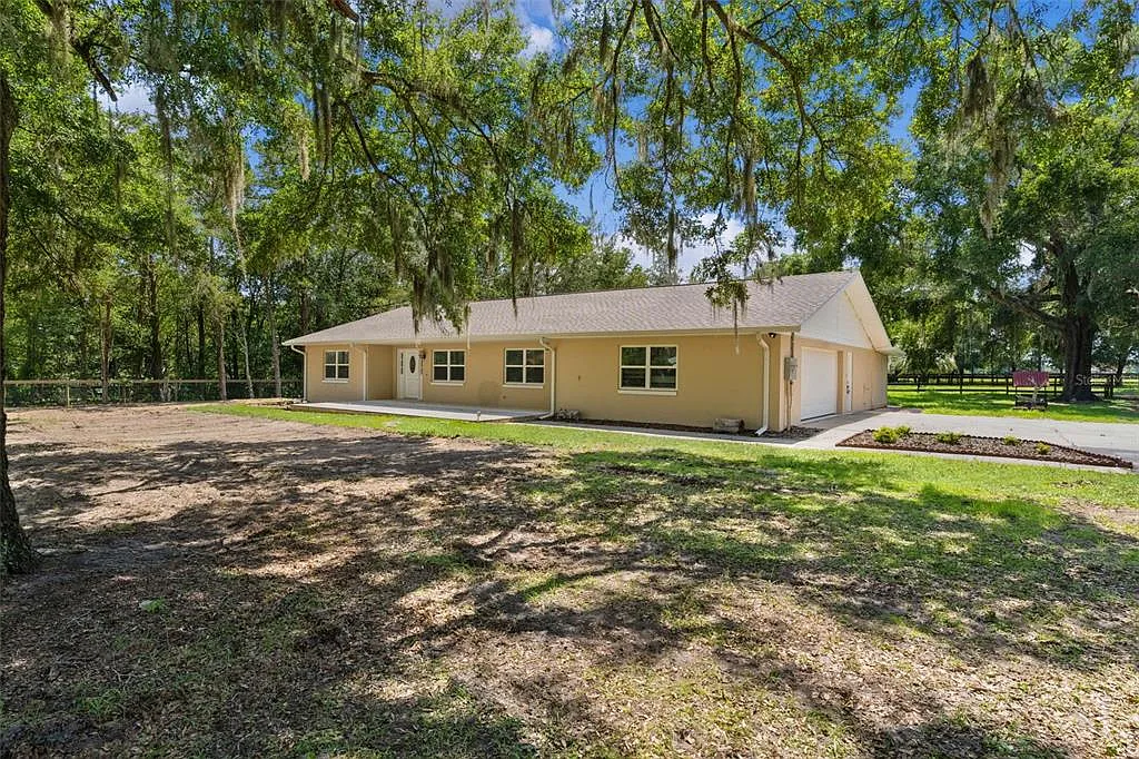 4 bed, 3.0 bath, 2217 sqft, $2,990 — Photo 3