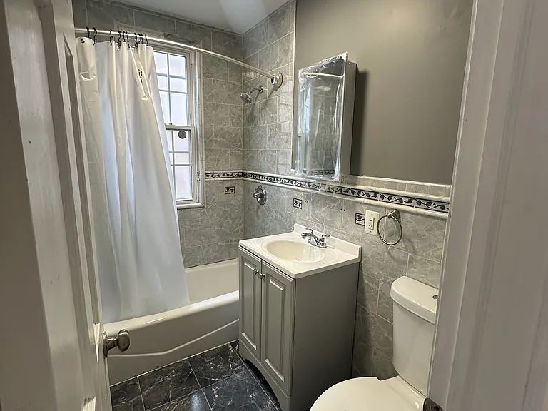 5014 S Artesian Ave #2 — Photo 3