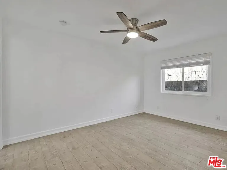 28040 Ermine Pl — Photo 30