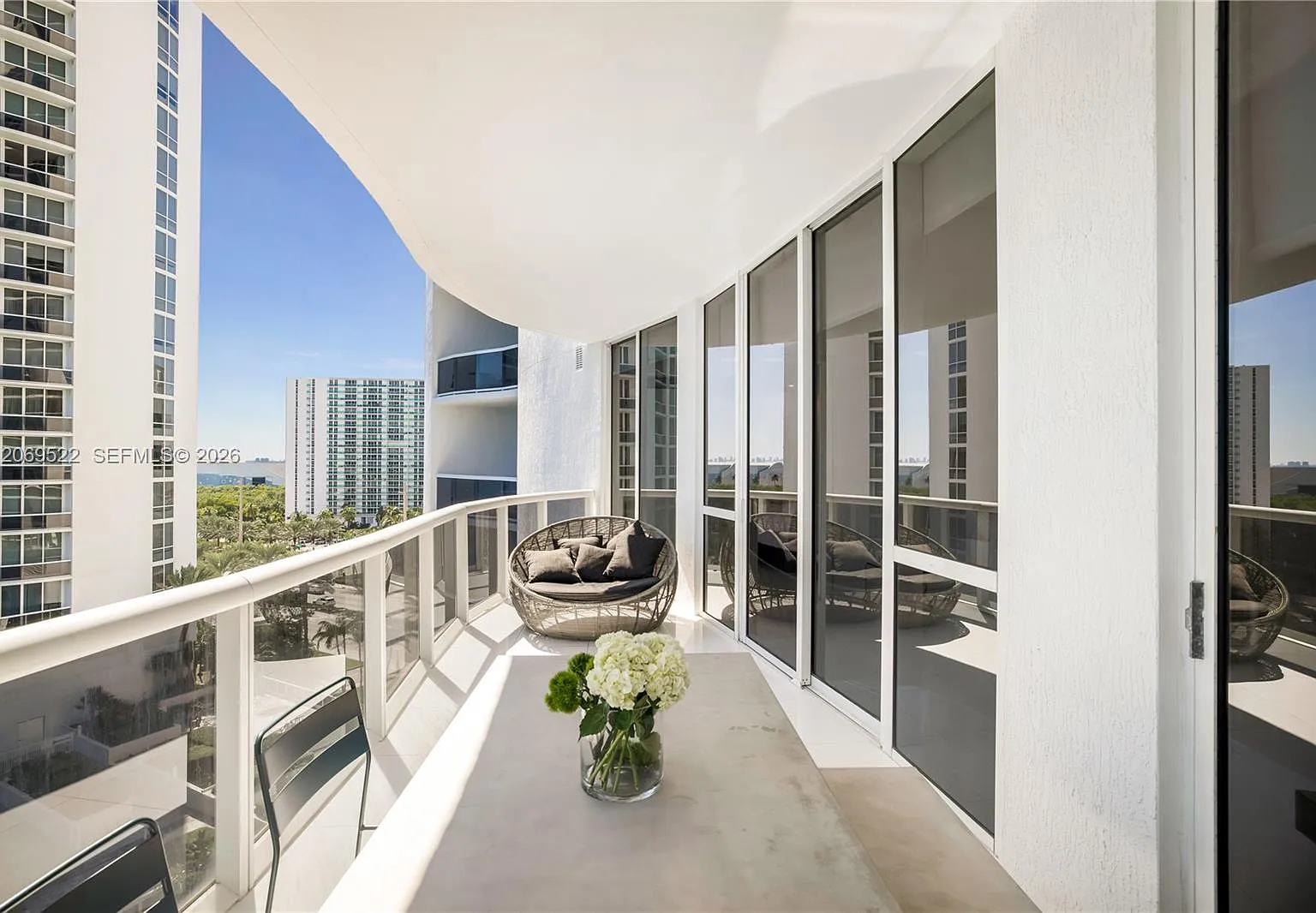 Tdr Tower Ii Condo — Photo 2